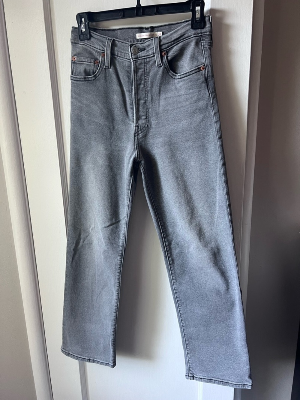 Levi’s Ribcage Straight Ankle Gray denim